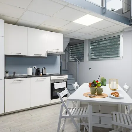 Modern Loft 8 Min From Duomo דירה מילאנו