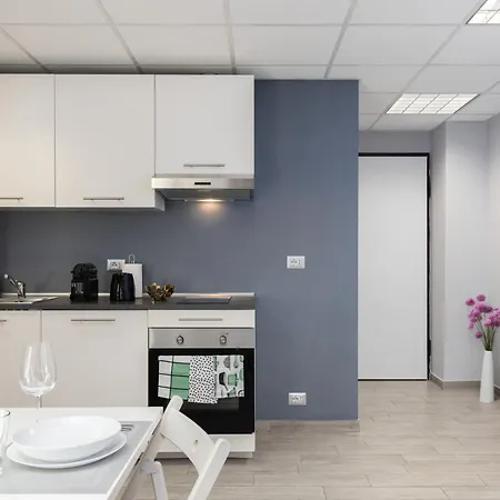 Modern Loft 8 Min From Duomo Apartmán